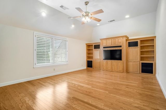 2857 W Cromwell Avenue, Fresno, CA 93711