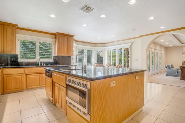 2857 W Cromwell Avenue, Fresno, CA 93711