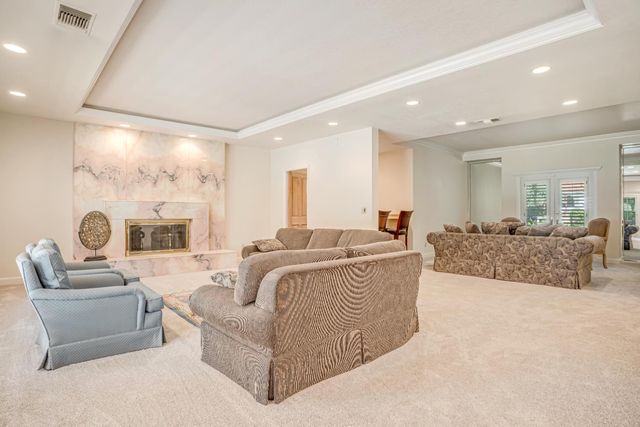 2857 W Cromwell Avenue, Fresno, CA 93711