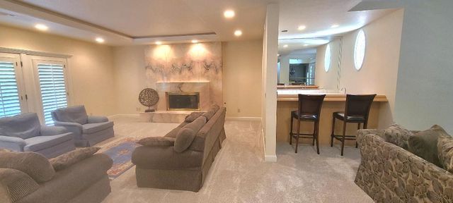 2857 W Cromwell Avenue, Fresno, CA 93711