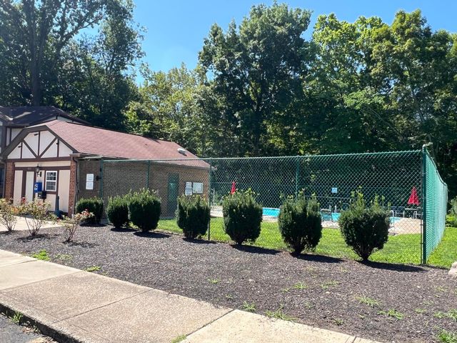 3082 Highcliff Court, Columbus, OH 43231