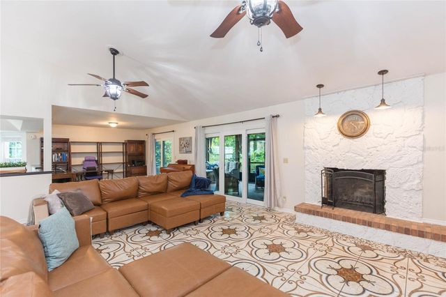 13001 SYDNEY ROAD, Dover, FL 33527