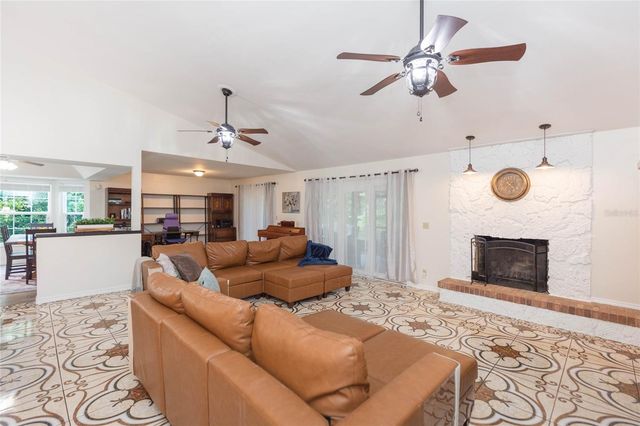 13001 SYDNEY ROAD, Dover, FL 33527