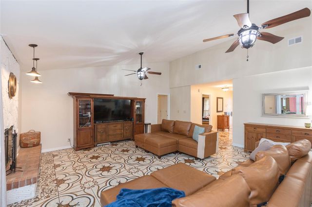 13001 SYDNEY ROAD, Dover, FL 33527