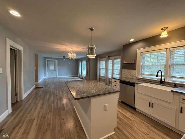 331 W Southern Avenue, Indianapolis, IN 46225