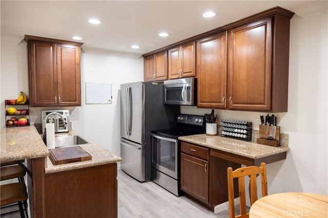 21991 143 Rimhurst, Lake Forest, CA 92630