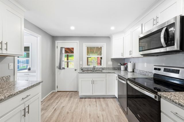 21 Carmine Road, Nashua, NH 03063
