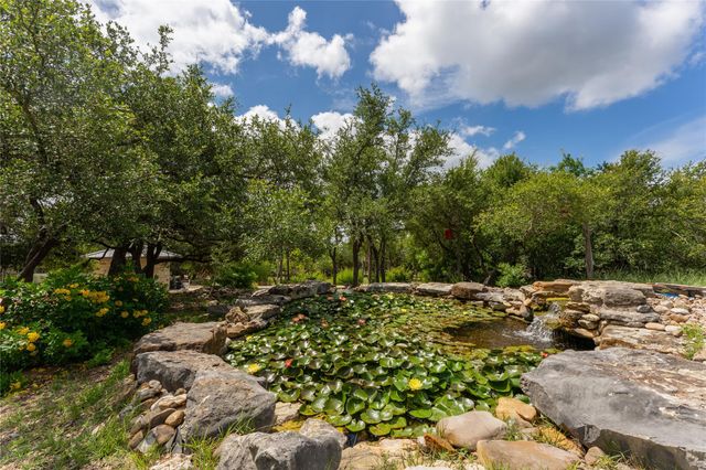 345 Leafdale TRL, Dripping Springs, TX 78620