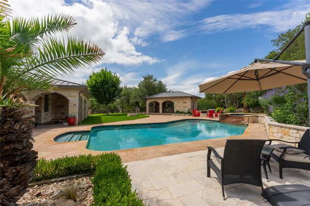 345 Leafdale TRL, Dripping Springs, TX 78620