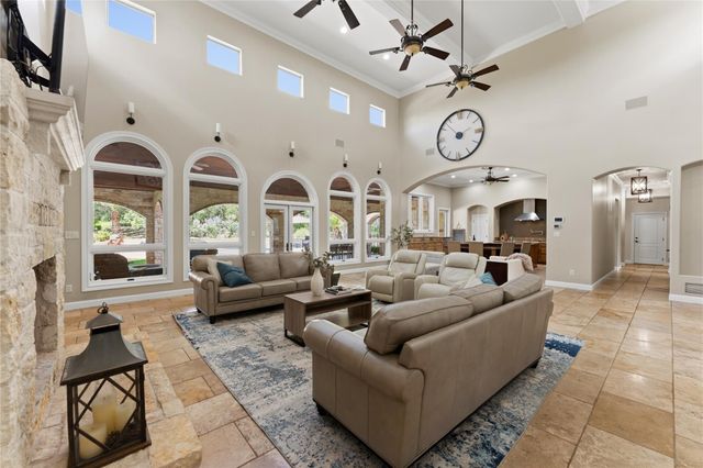 345 Leafdale TRL, Dripping Springs, TX 78620