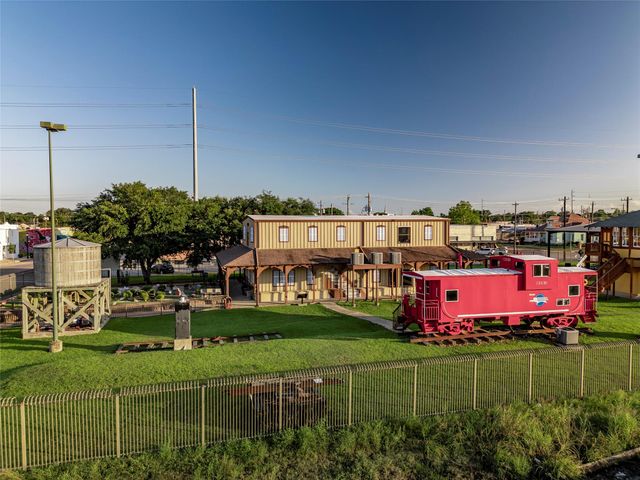 323 Big Pine Trail, Rosenberg, TX 77471