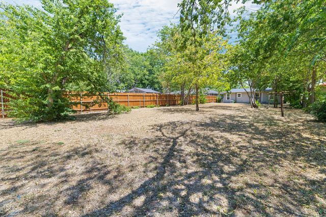 3032 Marys Lane, Fort Worth, TX 76116