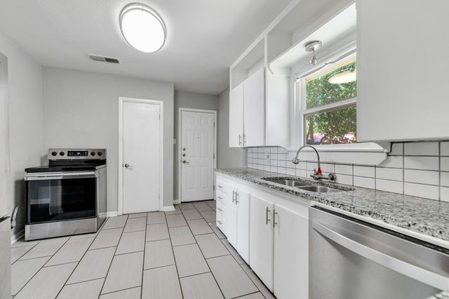 3032 Marys Lane, Fort Worth, TX 76116