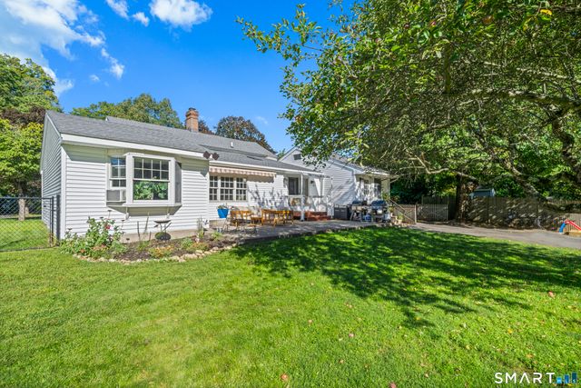 203 Main Street, Farmington, CT 06085