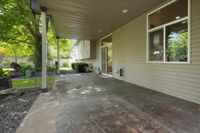 804 S Shelley Lake Ln, Veradale, WA 99037