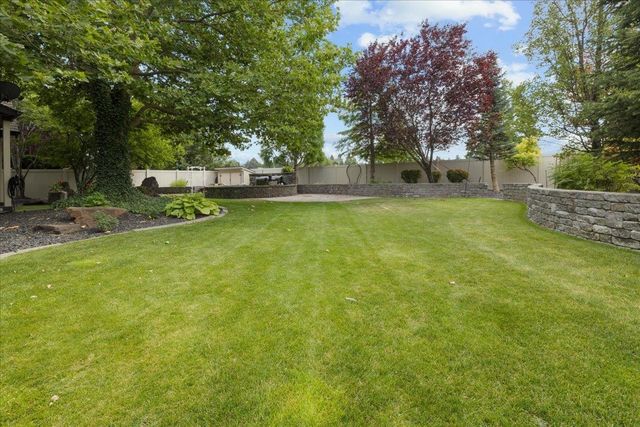 804 S Shelley Lake Ln, Veradale, WA 99037