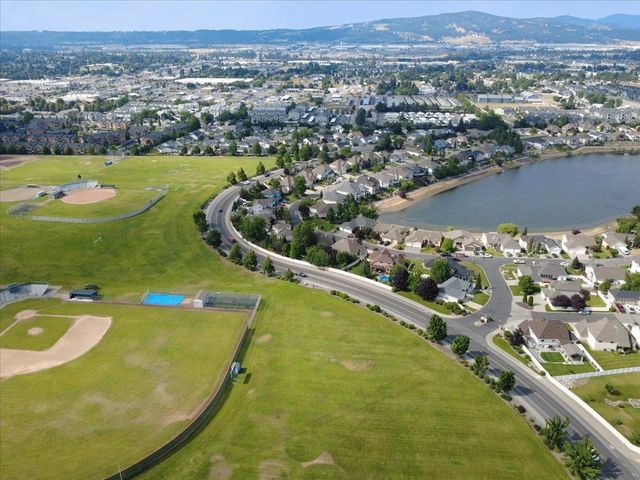 804 S Shelley Lake Ln, Veradale, WA 99037