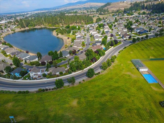 804 S Shelley Lake Ln, Veradale, WA 99037
