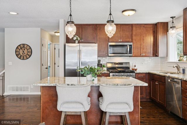 13720 James Avenue S, Burnsville, MN 55337