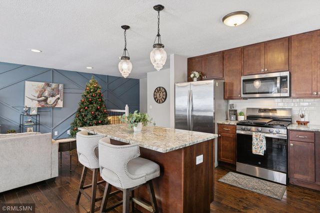 13720 James Avenue S, Burnsville, MN 55337