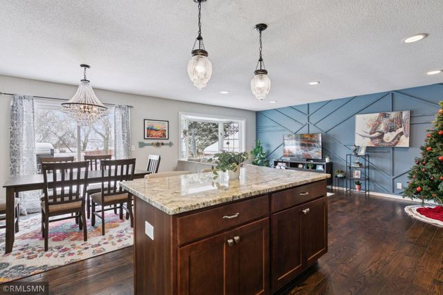 13720 James Avenue S, Burnsville, MN 55337