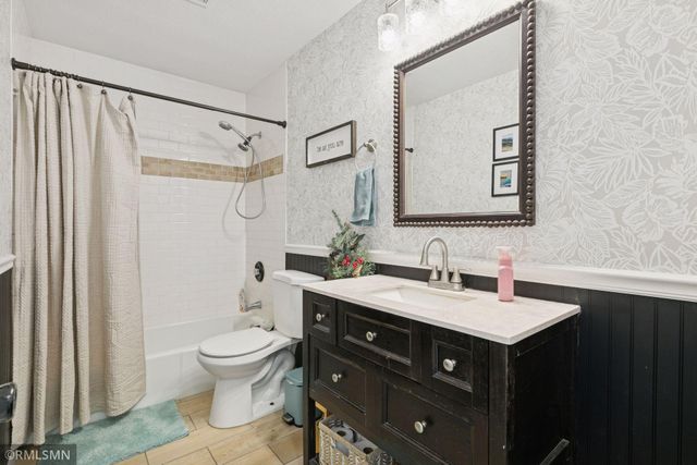 13720 James Avenue S, Burnsville, MN 55337