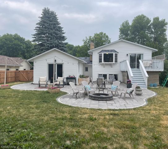 13720 James Avenue S, Burnsville, MN 55337