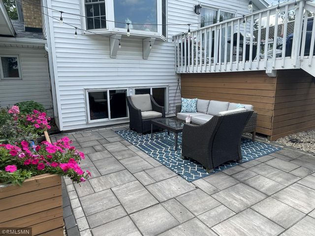 13720 James Avenue S, Burnsville, MN 55337