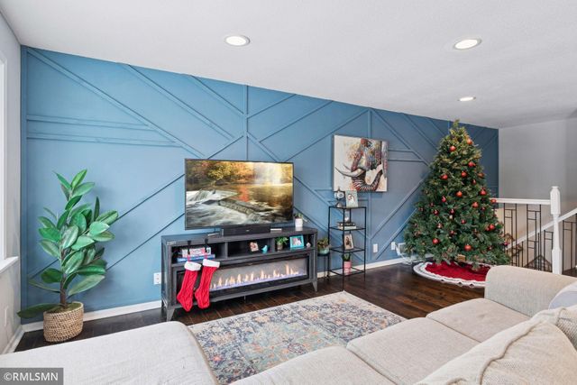 13720 James Avenue S, Burnsville, MN 55337