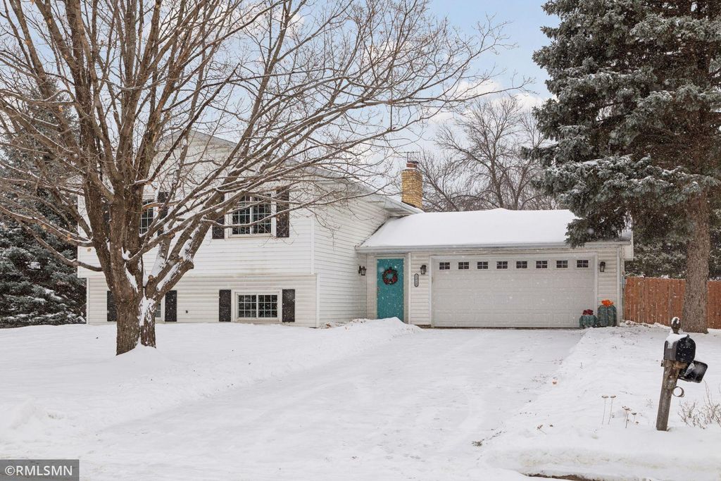 13720 James Avenue S, Burnsville, MN 55337