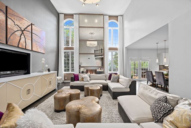 1950 Elmore Avenue, Downers Grove, IL 60515