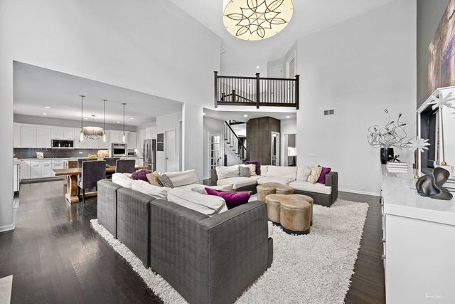 1950 Elmore Avenue, Downers Grove, IL 60515