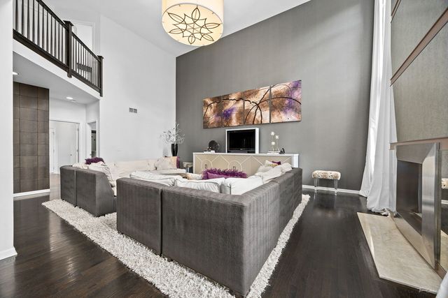 1950 Elmore Avenue, Downers Grove, IL 60515