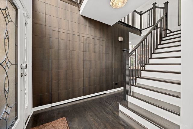 1950 Elmore Avenue, Downers Grove, IL 60515