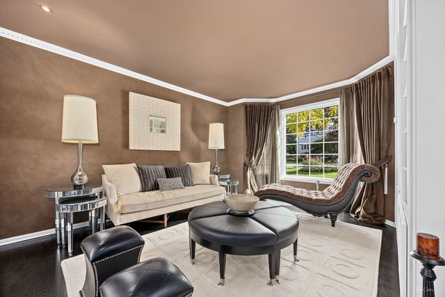 1950 Elmore Avenue, Downers Grove, IL 60515