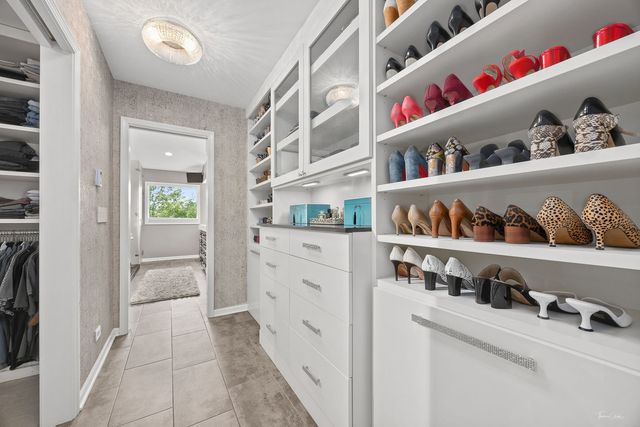 1950 Elmore Avenue, Downers Grove, IL 60515