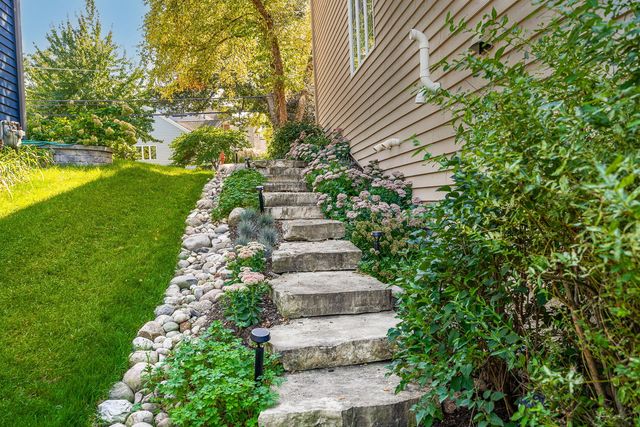 1950 Elmore Avenue, Downers Grove, IL 60515