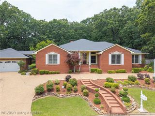 2916 Cliff Drive, Fort Smith, AR 72901