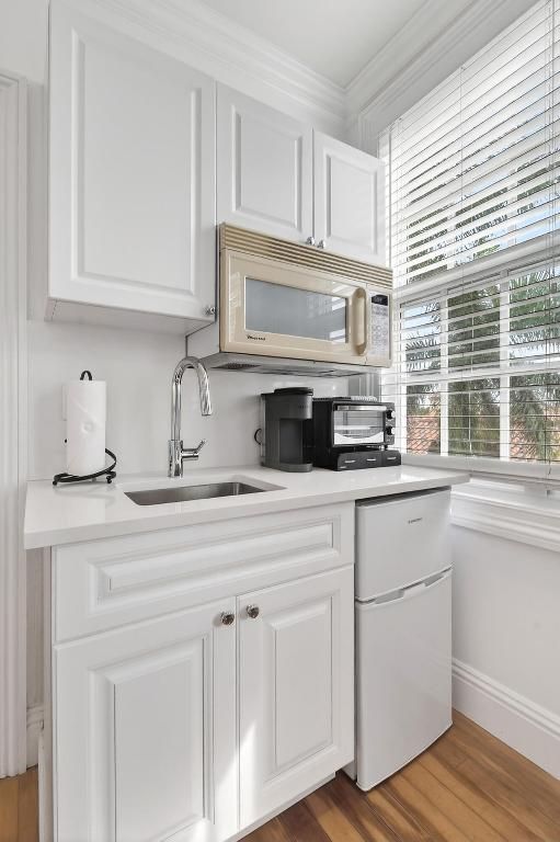 Image 6 of property listing at 235 Sunrise Avenue #3265, Palm Beach, FL 33480