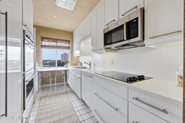 1560 LANCASTER Terrace 908, Jacksonville, FL 32204