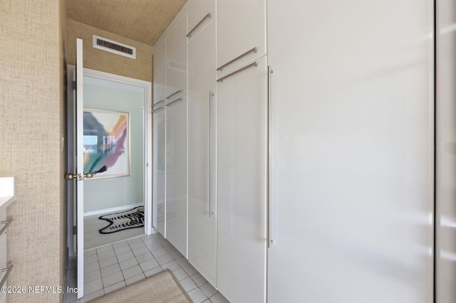 1560 LANCASTER Terrace 908, Jacksonville, FL 32204