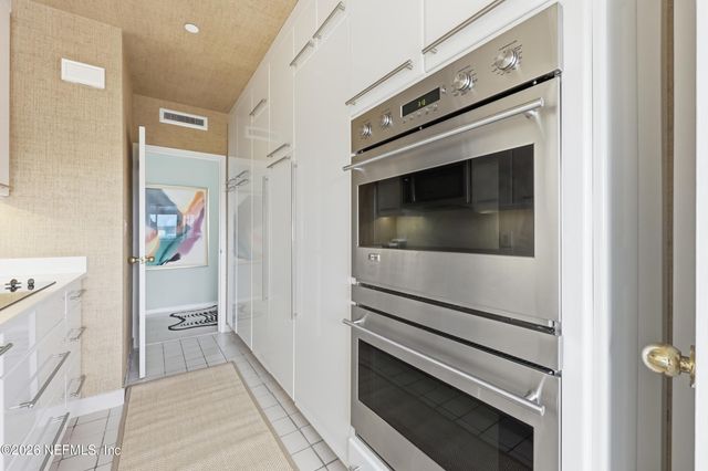 1560 LANCASTER Terrace 908, Jacksonville, FL 32204