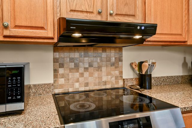 861 Country Meadows Road, Highlandville, MO 65669