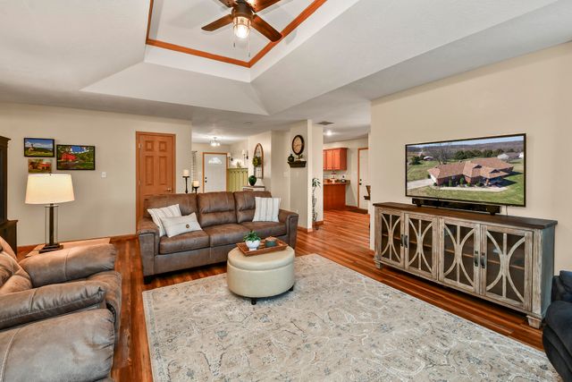 861 Country Meadows Road, Highlandville, MO 65669