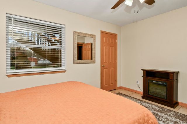 861 Country Meadows Road, Highlandville, MO 65669