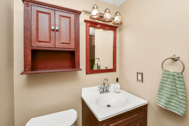 861 Country Meadows Road, Highlandville, MO 65669