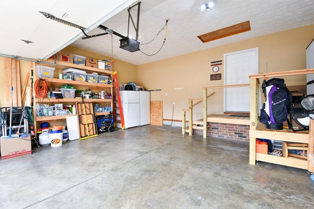 861 Country Meadows Road, Highlandville, MO 65669