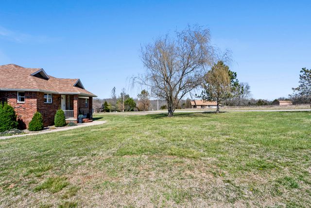 861 Country Meadows Road, Highlandville, MO 65669