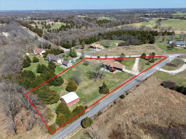 861 Country Meadows Road, Highlandville, MO 65669