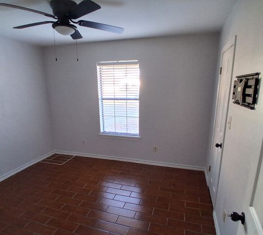 18 Kay Circle, Nash, TX 75569